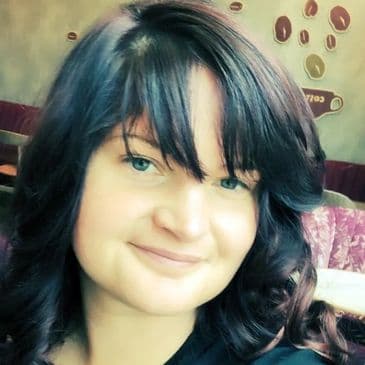 Lilla Herli - Holistic & Beauty Therapist